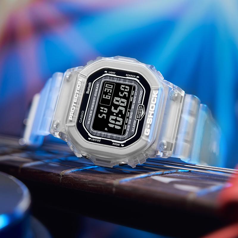 CASIO Men G-SQUAD Series White Watch DW-B5600G-7PR DW-B5600G-7PR