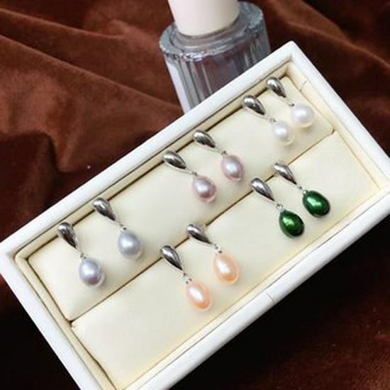 Elegant Rice-shaped Freshwater Pearl Earrings - Water Drop Studs, Simple and Stylish for a Queen.