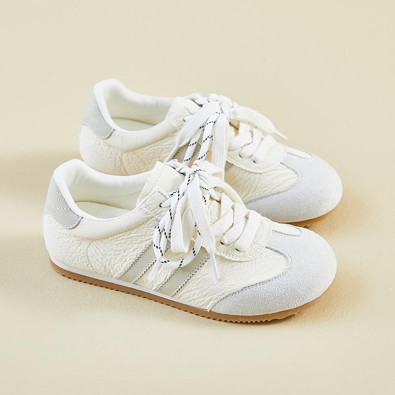 ins Korean version of the new lightweight retro German training little white shoes female spring student flat casual shoes street shot A88