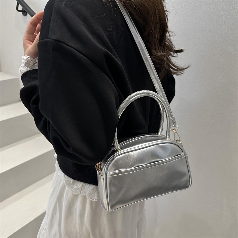 Trendy Handbag Women's Spring Ins Korean Version Small Bag Popular Large-capacity Messenger Bag 2025 New Messenger Bag
