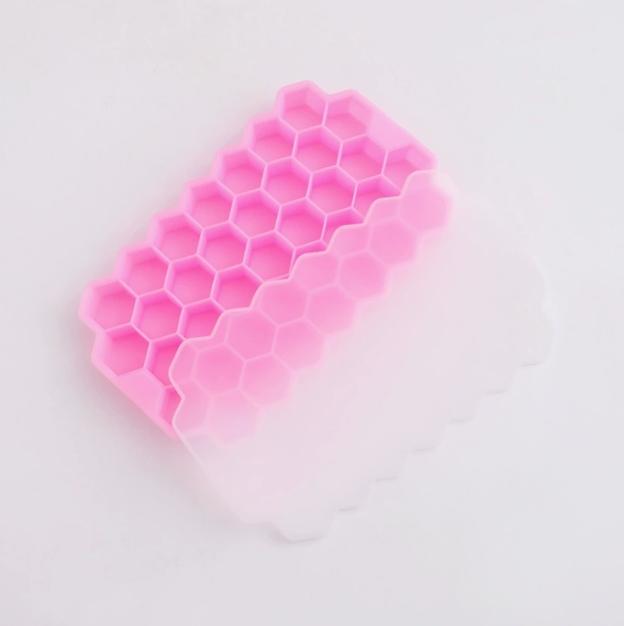 Honeycomb Ice Cube Trays Box Food Grade Reusable Silicone Ice Tray 37 Grid Household Ice Making Box with Lid and Ice Mold  Ice C