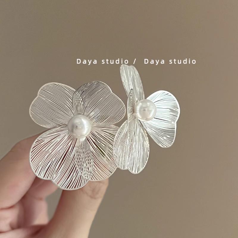 

Серьги-пусеты «Летний курортный стиль Мори Сладкий лепесток 2025»