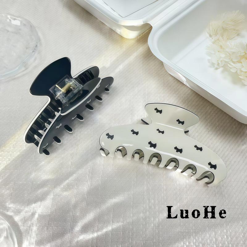 Korean Style Hollow Dog & Shark Hair Clip - Chic, Versatile Updo Claw for Women