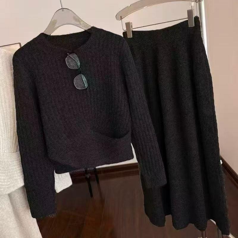 

Женский осенний комплект в французском стиле: свободный вязаный пуловер и юбка А-силуэта средней длины S (up to 95 jin)