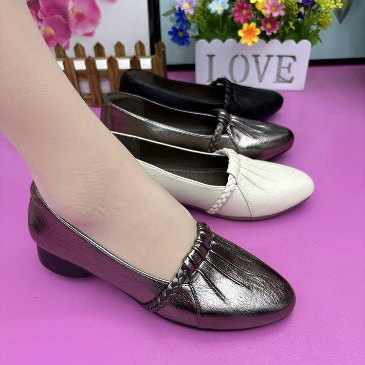 Casual Doudou Shoes Women's 2025 Autumn New Mother Shoes Women's Flat Single Shoes Soft Leather Shallow Mouth Soft Sole Soft Surface Leather Shoes