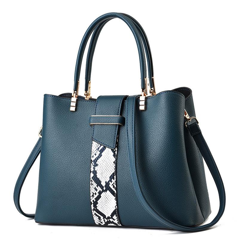 Versatile Crossbody Handbag For Women With Roomy Structure And Trendy Appeal чирковый