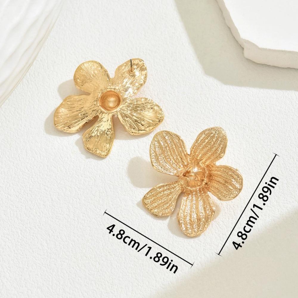 New Fashion Big Metal Flower Stud Earrings For Women Trendy Pearl Irregular Half Flower Gold Silver Posting Earrings