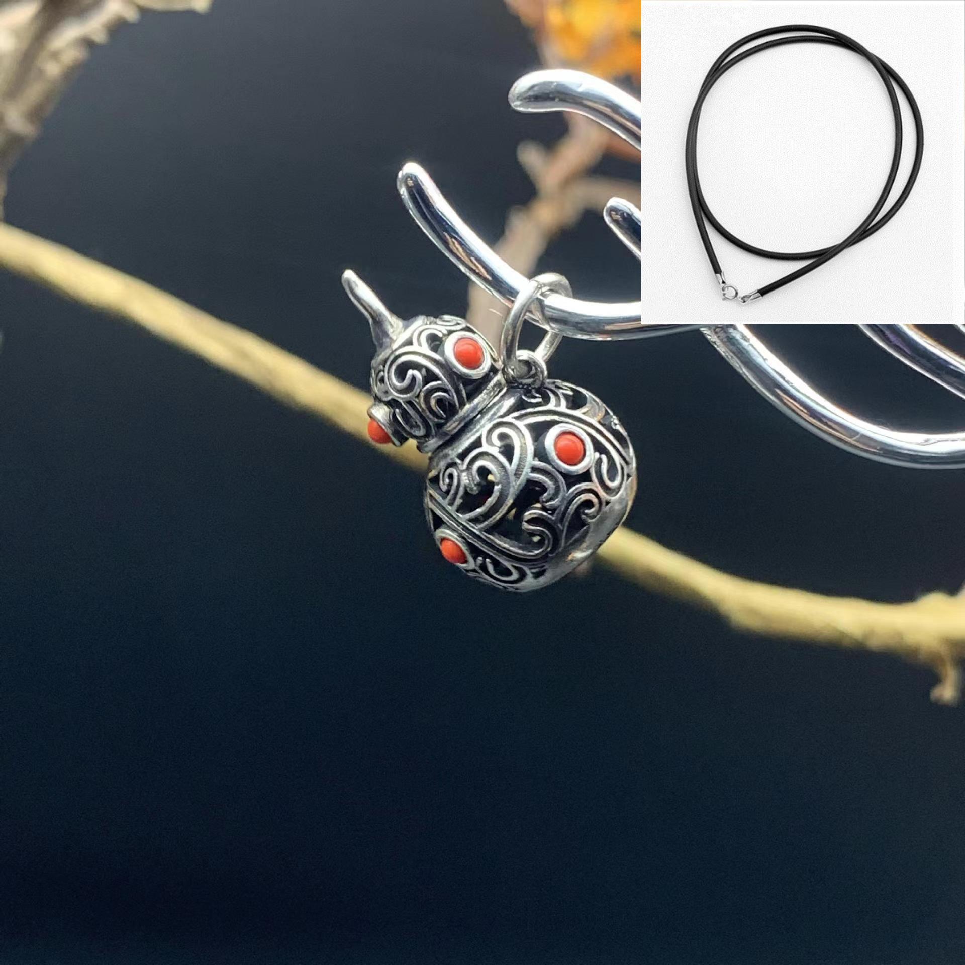 

Antique-Style Small Gourd Sachet Necklace Pendant for Incense Pills and Balls.