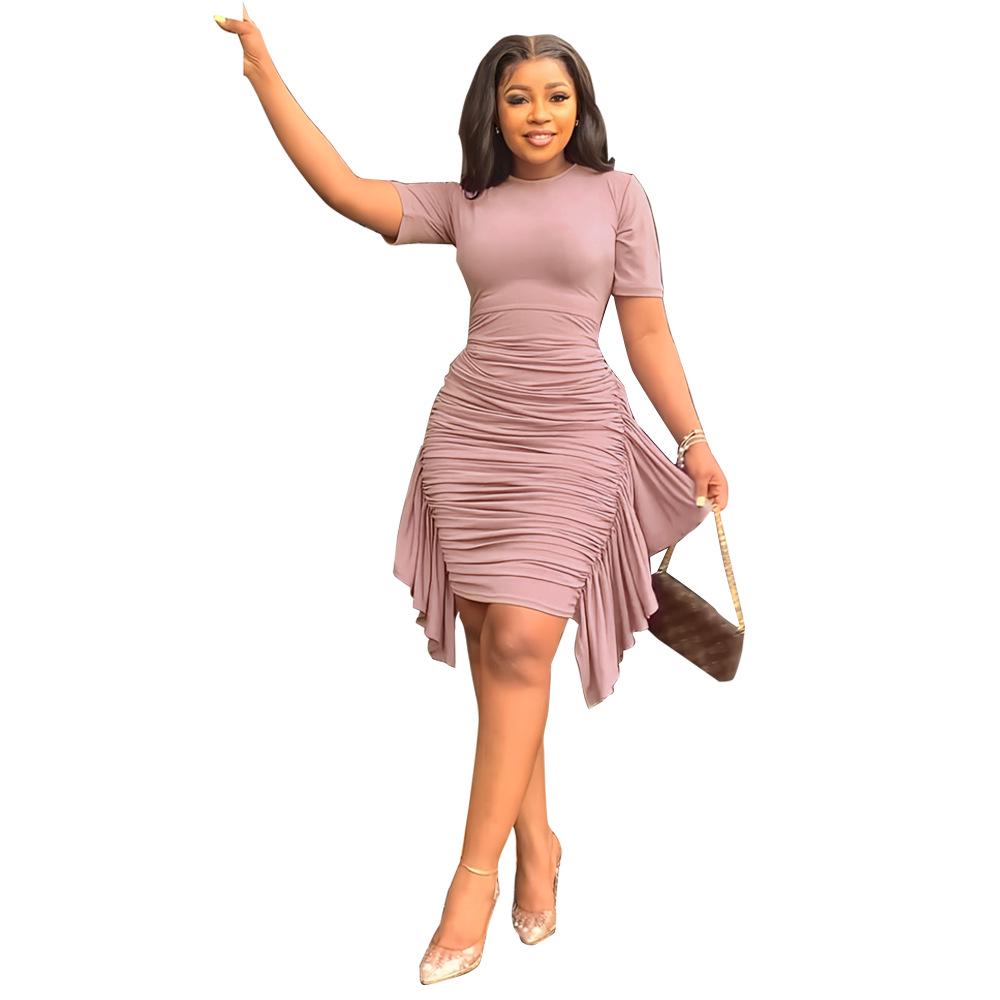 Evropské a americké nepravidelné volánové plisované zeštíhlující šaty