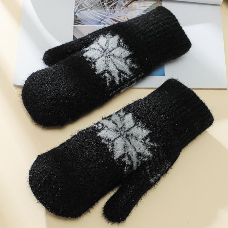 Korean-Style Cute Snowflake Lamb Wool Fingerless Winter Gloves: Thick, Warm, Double-Layered Mittens for Students.