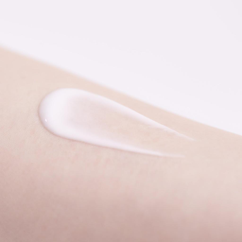 Chifure Boragemilch Nachfüllpackung 200 ml [Quasi-Arzneimittel] Feuchtigkeitsspendende Lotion für empfindliche Haut