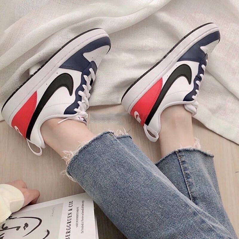 Nike Court Borough Low 2 GS USA Dětské tenisky Bílá Půlnoční modř Černá DO7446-101