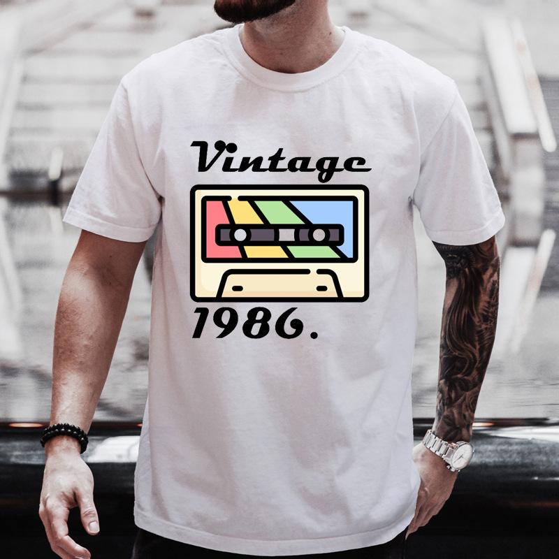 Unisex T-Shirt mit Rundhalsausschnitt Hergestellt 1986 Kassettenband Grafik-T-Shirt Retro Vintage Geburtstag Lässiges Kurzarm-Oberteil Für Musikgeschenk Tragen