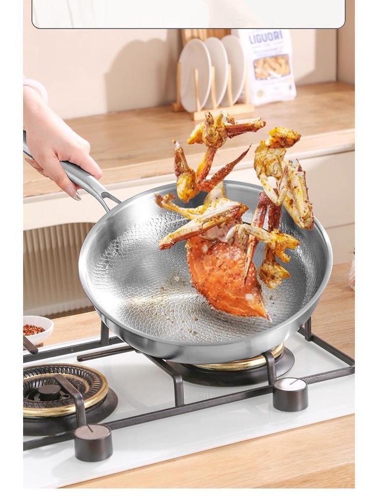 Premium Titanium Non-stick Hammered Frying Pan with Steel Layer, Ideal for Steaks, Flat-Bottomed Design