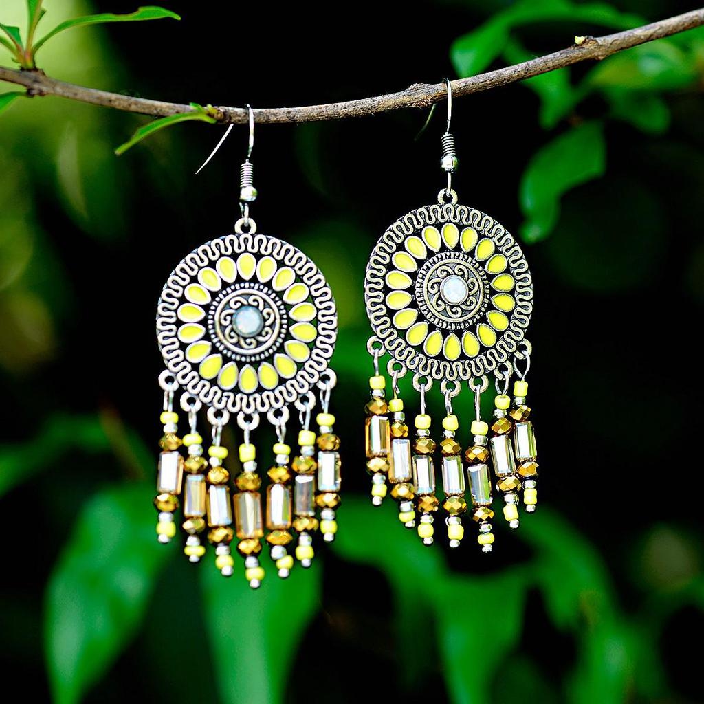 Yunnan Ethnic Bohemian Feather Earrings - Exaggerated No-Pierce Clips for Women