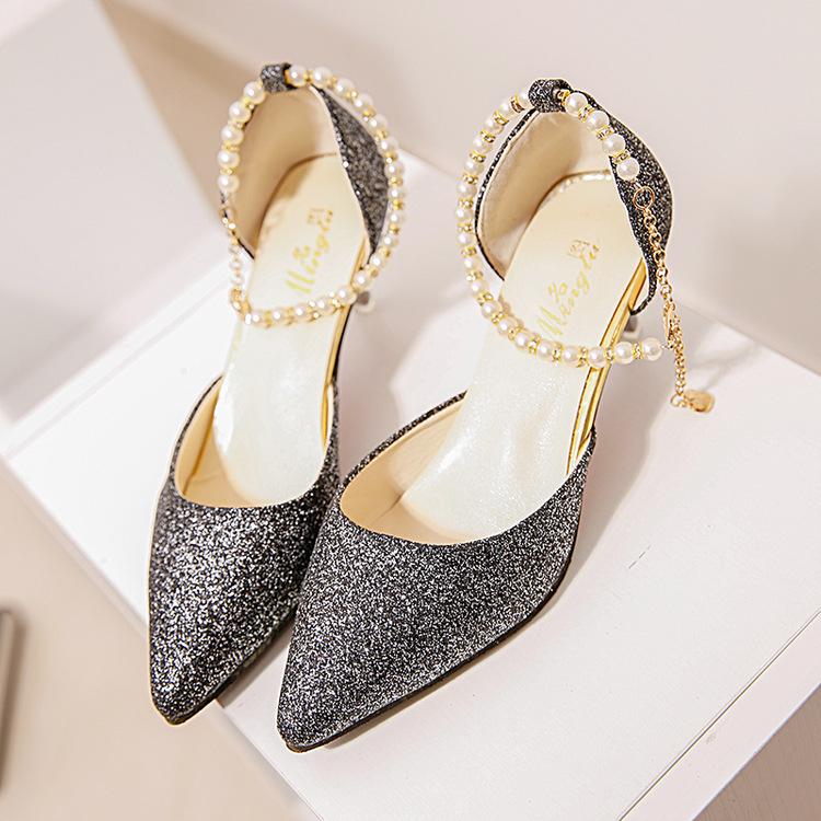 

2019 new pointed fashion lady thin heel pearl one-word buckle with low heel sequins women s shoes versatile sandals 34 чорний