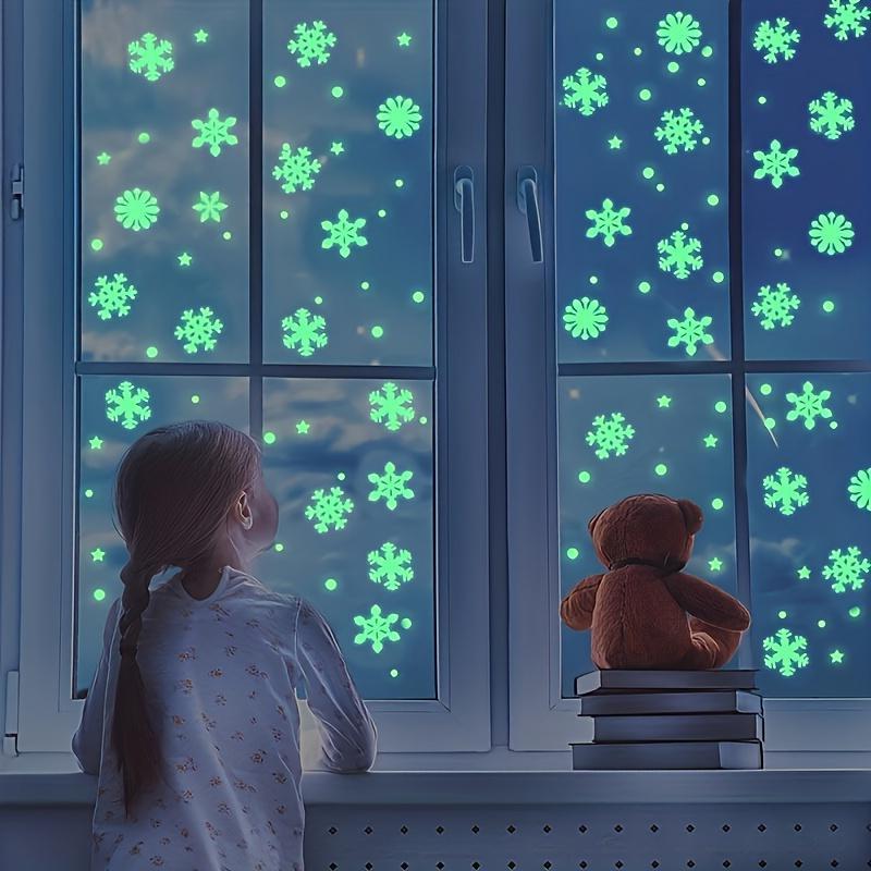 50PCS Luminescent The Dark Snowflake Wall Stickers, Mini Christmas Snowflake Luminous Wall Decoration, Suitable for Home Bedroom Baby Room Decoration