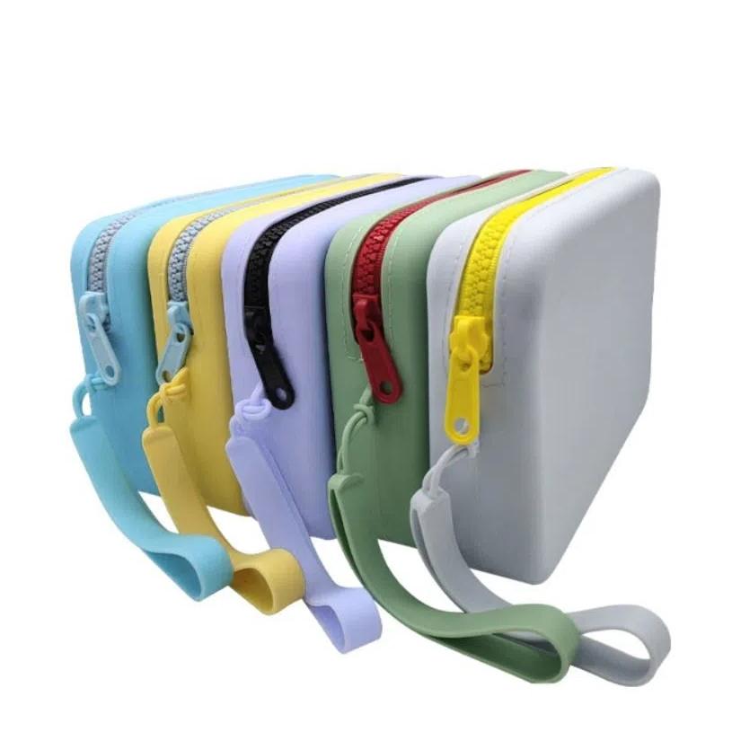 

Contrast Color Silicone Cosmetic Bag Rectangle Small Item Bag Multifunction Storage Bag Outdoor чёрный
