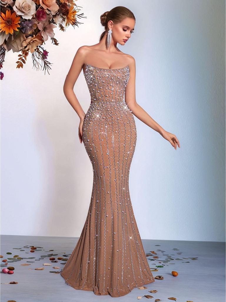 Robe de soirée sirène sans bretelles à diamants avec fente haute et dos ouvert
