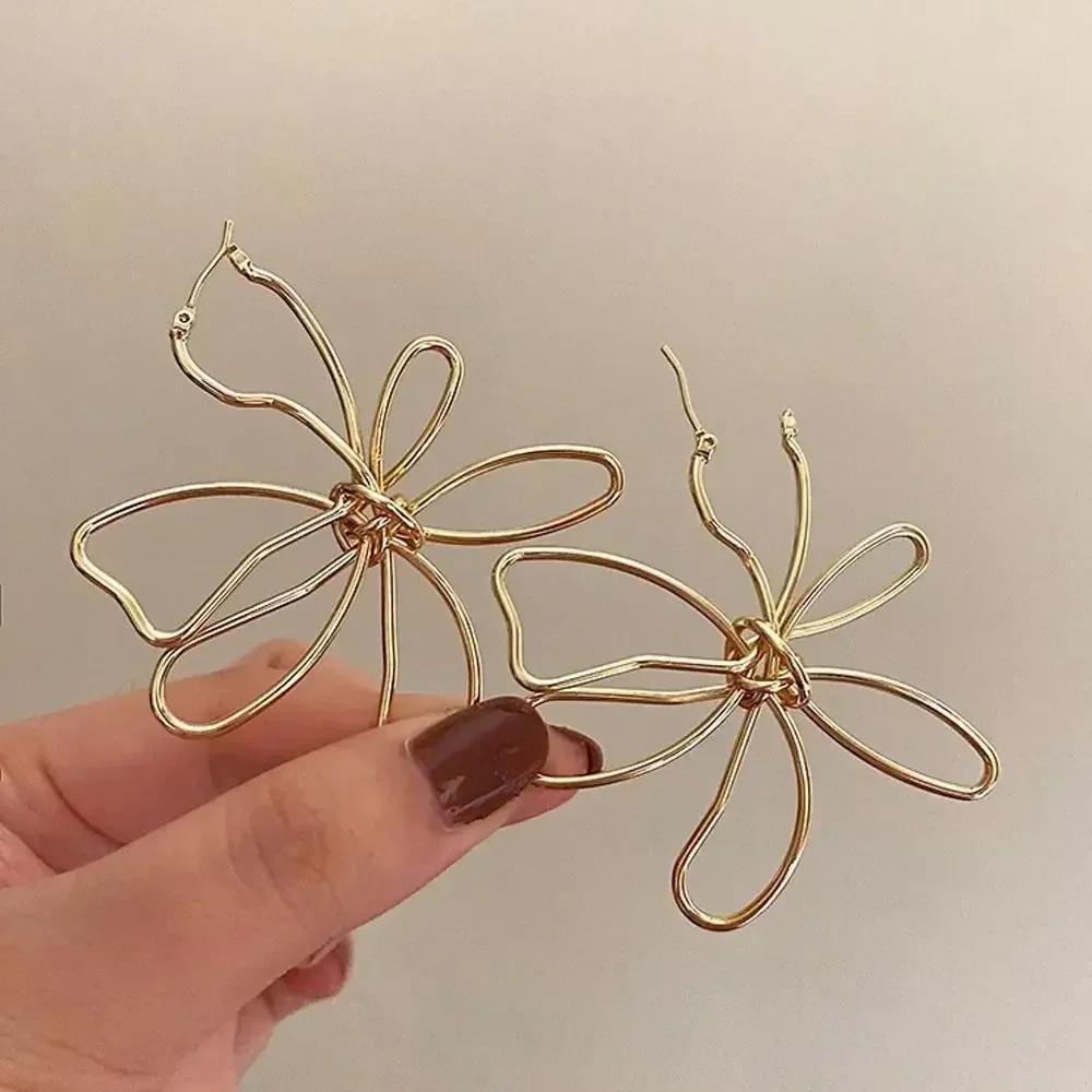 Exaggerated Three-dimensional Pleated Metal Flower Choker Collar Personalized Flower Necklace