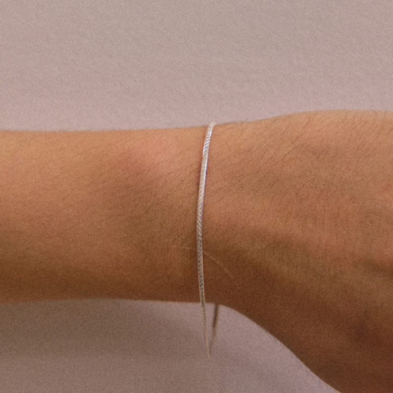 SEWNSWEN SILVER SLIM SNAKE CHAIN BRACELET