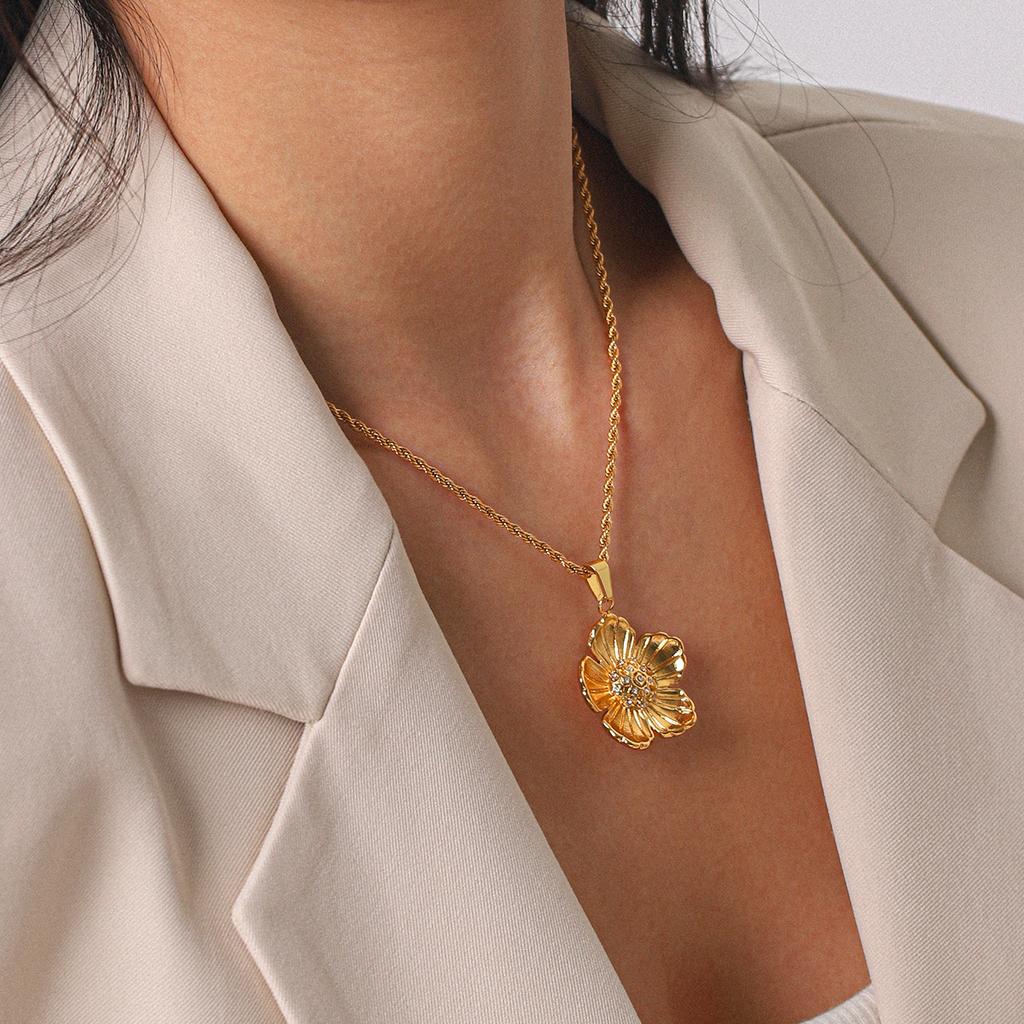 Titanium Steel Pendant Flower Vintage Necklace Diamond-encrusted Earrings Fashionable Versatile Titanium Steel Jewelry