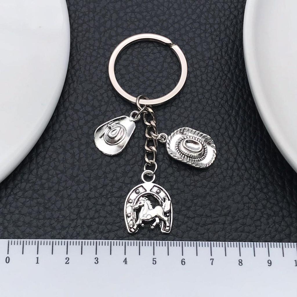 Antique Silver Horse Hoof Cowboy Hat Keychain - Creative Zinc Alloy Backpack Ornament & Gift Pendant
