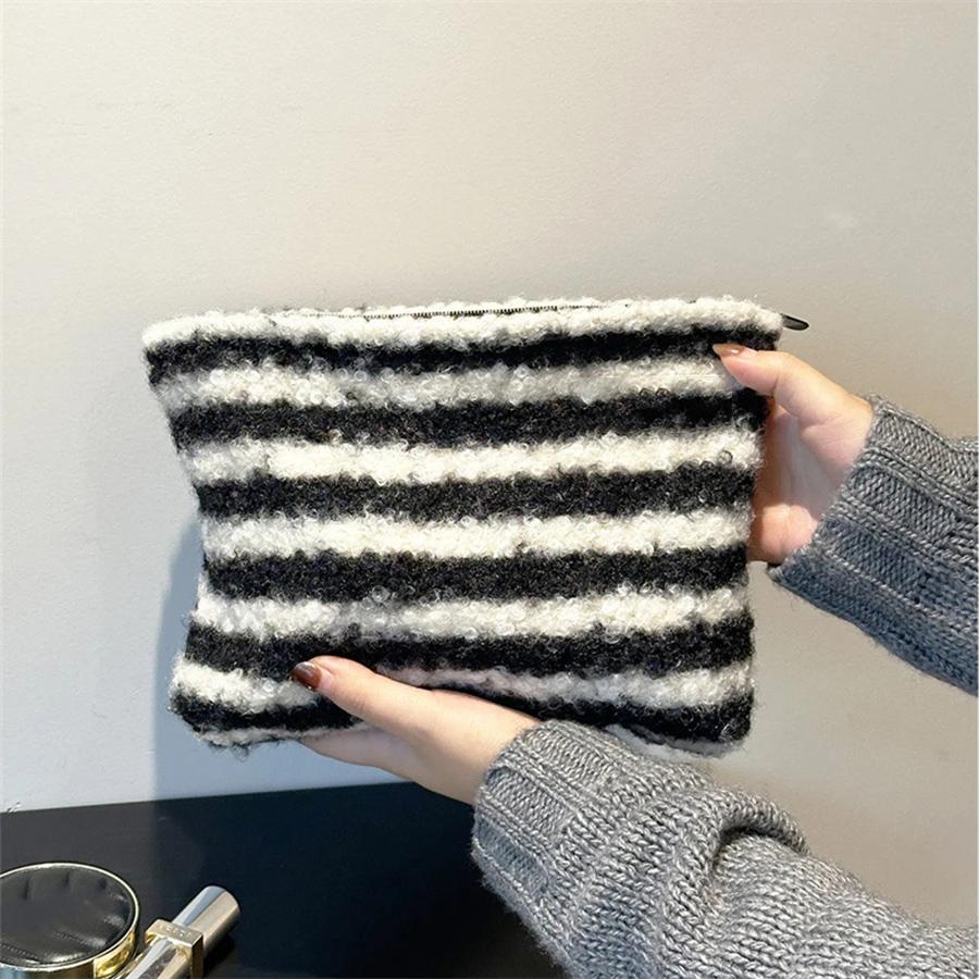 

Korean Vintage Plush Striped Makeup Bag Set Retro Fashion Travel Cosmetic Case for Girls Large Capacity Cosmetics Organizer