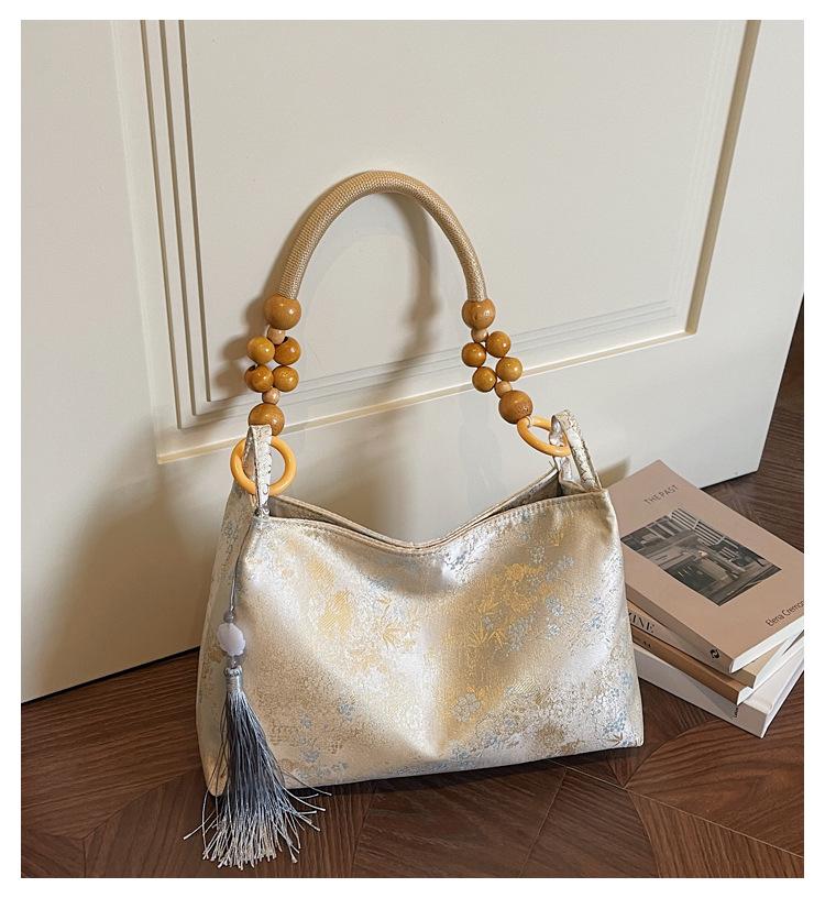 2026 Embroidered National Style Handbag: Fashionable, Light Luxury, Versatile Shoulder Bag for Casual Travel