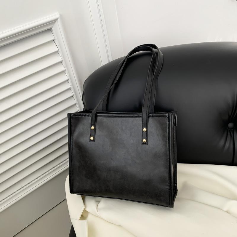 

Премиум сенс универсальная портативная сумка большой вместимости женская новинка 2024 года весна ретро модная сумка через плечо чёрный