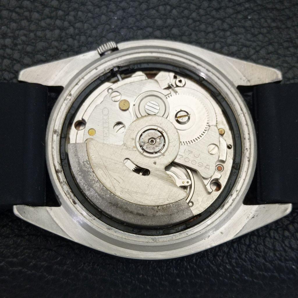 JAPAN VINTAGE SEIKO AUTOMATIC 7009A MENS FERRARI DIAL WATCH a700538-5