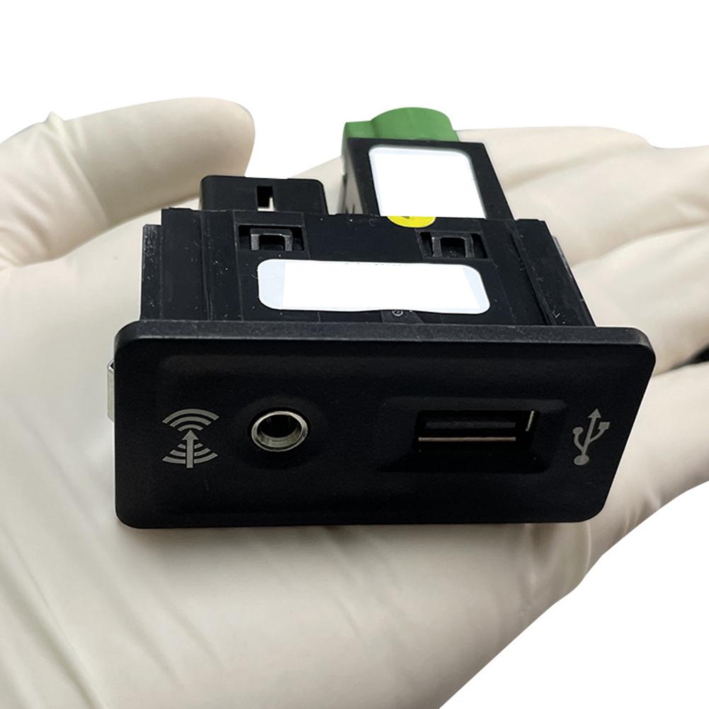 Automotive USB AUX Switch 5Q0035726E Suitable for Golf 7 For MK7 For Passat B8 with For CarPlay Media Functionality