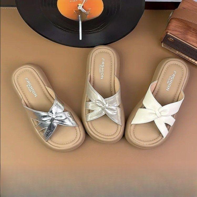 Cool slippers female summer wear 2025 new French fairy wind stepping on shit feeling with skirt fashionable and comfortable thick-soled slippers