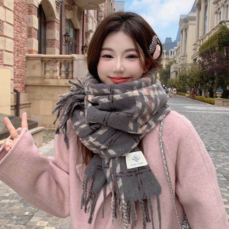 New Korean Version of Classic Plaid Scarf Women's Autumn and Winter Fashion Cloth Label Plaid Versatile Warm Student Scarf