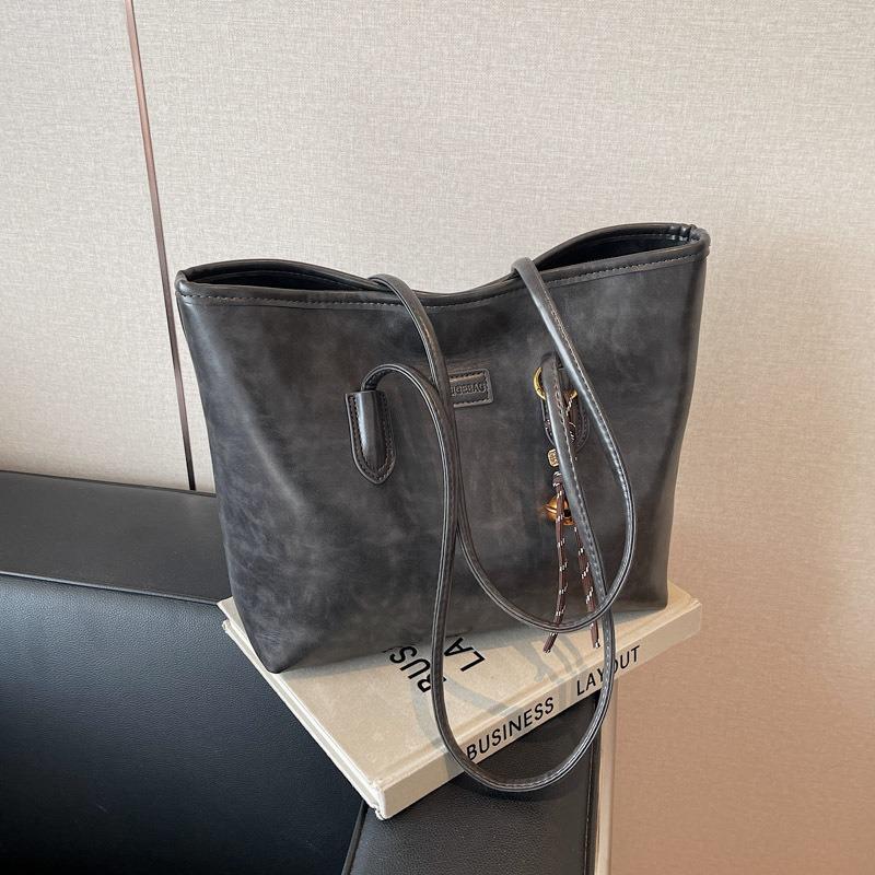 Retro Bag Women's Large-capacity New Fashionable Versatile Simple Shoulder Bag Commuter Tote Bag