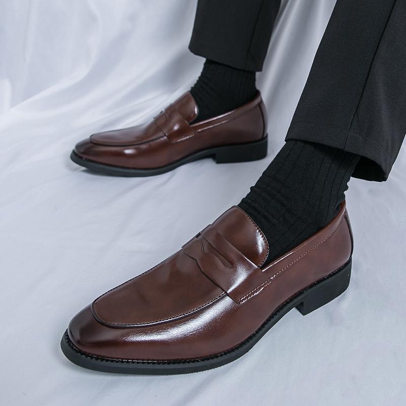 Fashion New Designer Men's Pointed Brown Patented  Leather Wedding Shoes Male Penny Loafers Formal Dress Footwear Zapatos Hombre