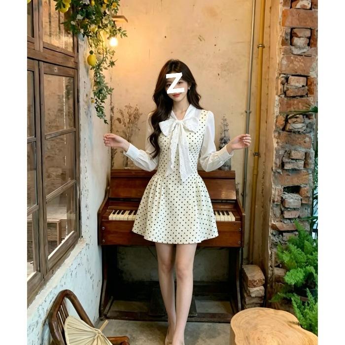 Dress Women's Long-sleeved Bow Collar Lace Lace Waist Pleated Short Skirt Sweet Gentle Wind Small A-shaped Umbrella Skirt