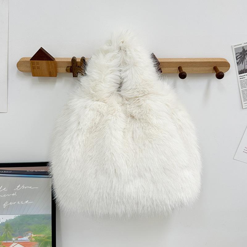 Wrist Bag New Handheld Fur Bag Autumn and Winter Imitation Fox Hair Bucket Plush Bag Textured Versatile Hand Bag