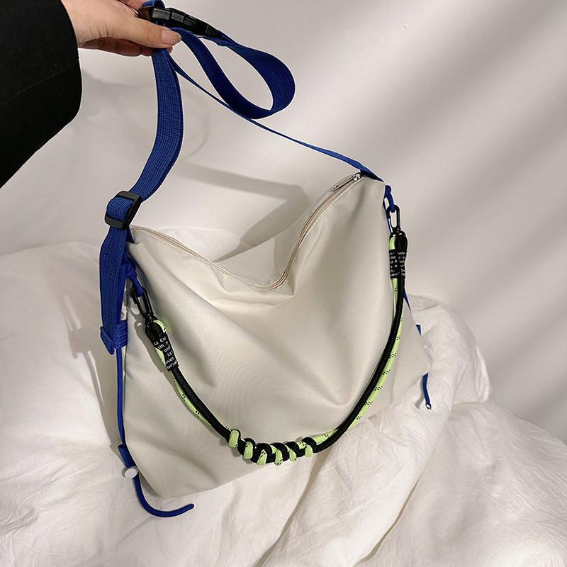 Trendy Large Capacity Nylon Tote Bag Fashionable Simple Shoulder Bag For Daily Use слоновая кость