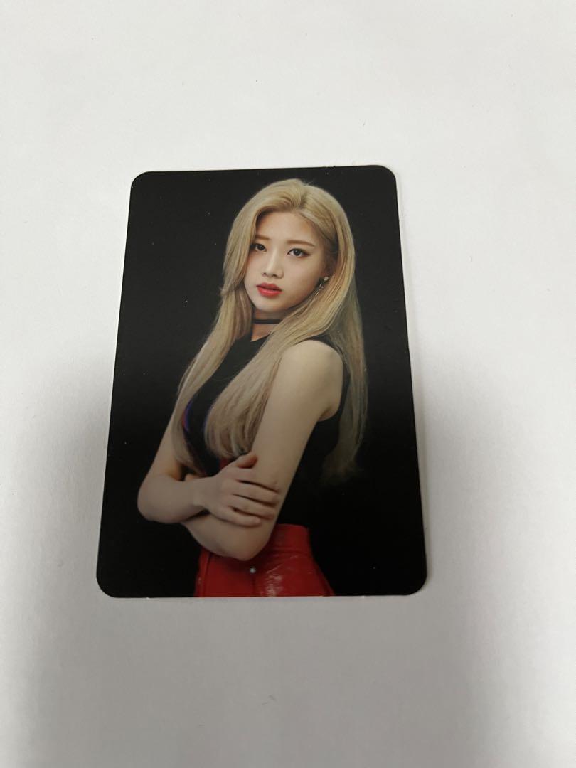 

[USED] LOONA Girl of the Month Kimerip Serial Number Trading Card Eclipse