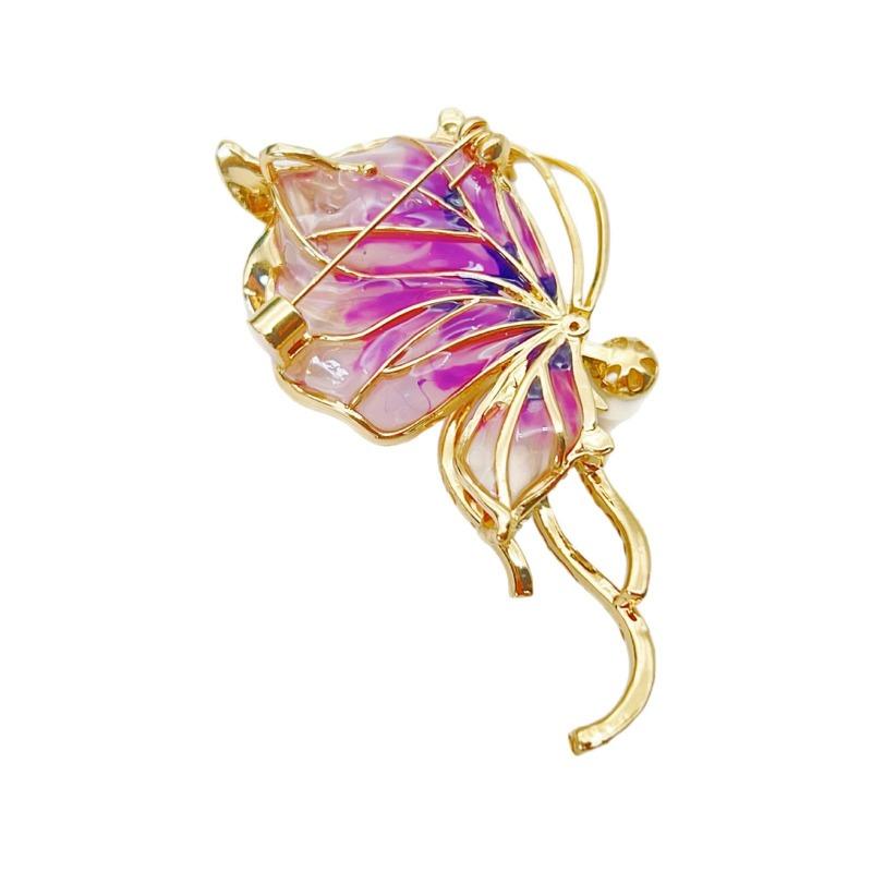 Butterfly Pearl Brooch - High-end Luxury Accessory for Clothing, Featuring A Slimming Waist Fastener, Anti-glare Fastener, and Pin Design.