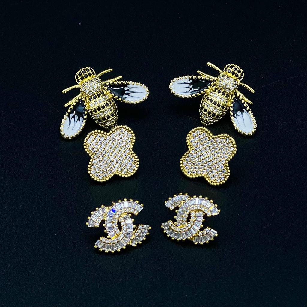 Funkelnde Zirkon-Ohrstecker mit Biene und Kleeblatt für Damen