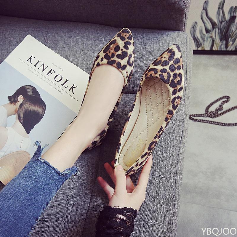 2025 Fashion leopard print Flats Sharp pointed comfort Women's Shoes Suede shallow mouth Loafers Casual light mom shoes Mujer
