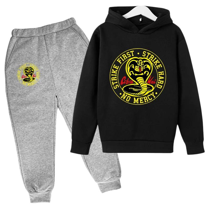 

Весна та Осінь Новий костюм-худі Cobra Kai Дитячі худі та штани Комплект одягу з двох предметів для дітей 4-14 років Дівчата Хлопчики Одяг 120
