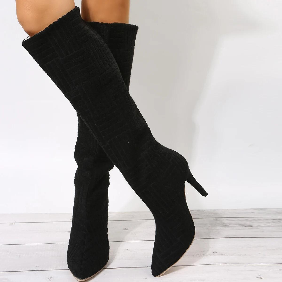 Женские сапоги на высоком каблуке — фото 7