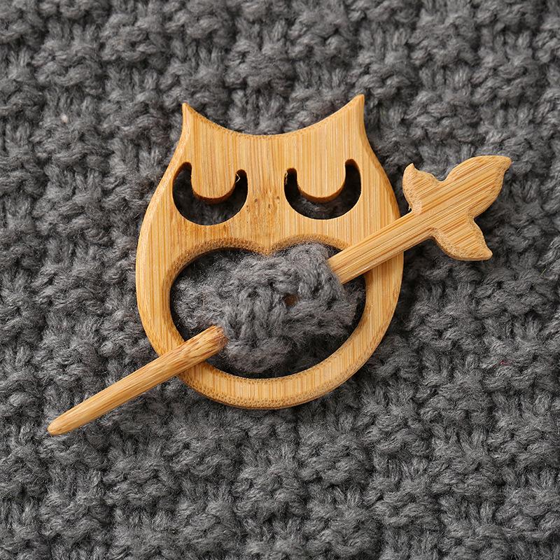 

Wooden brooches, niche cute animal pins, sweaters, cardigans, wooden fastening buttons, coat decorations