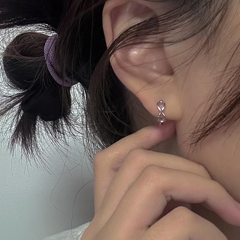 Circulation Unlimited Love Earrings Personalized Creative Style Plain Ring Mobius Ear Bone Buckle Hollow 8 Character Infinite Ear Buckle