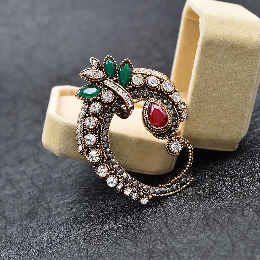 Retro European-American Rhinestone Floral Vine Brooch Pin - Versatile Women's Accessory