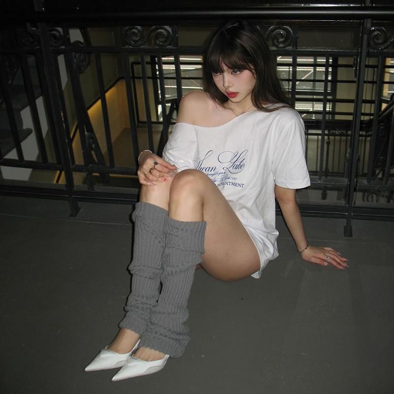 2KWEIRD  Casual Relax Woman T-shirt Letter Women Hot New Versatile Street Atmosphere Style Fashionable Chick Summertime Tops