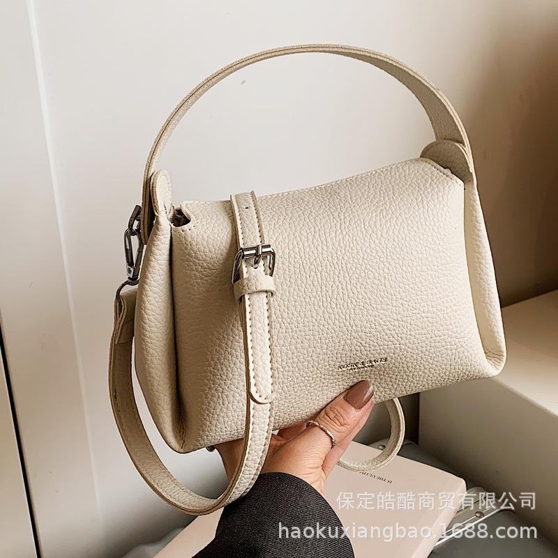 Super fire small bag women's spring and summer versatile 2025 new simple messenger bag women's popular small square bag this year